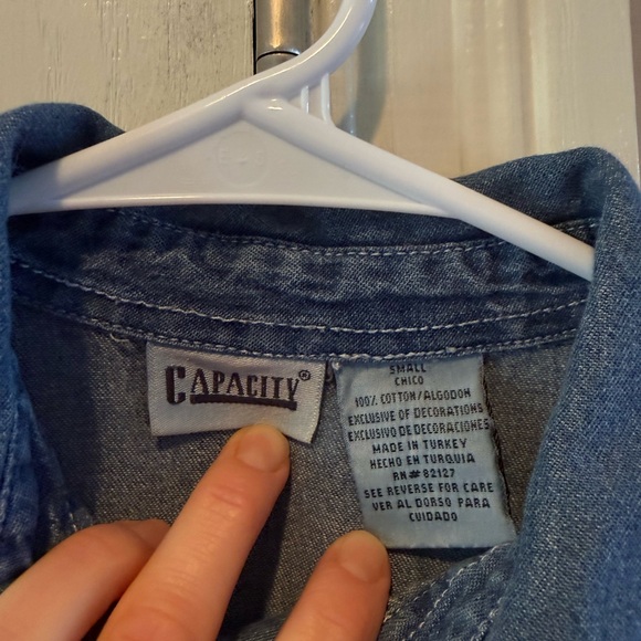 Capacity Vintage Women’s Denim Button Down Shirt - Picture 3 of 6
